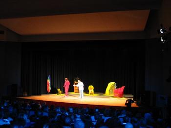 Una scena dello spettacolo di Gaspare e Zuzzurro durante le riprese televisive