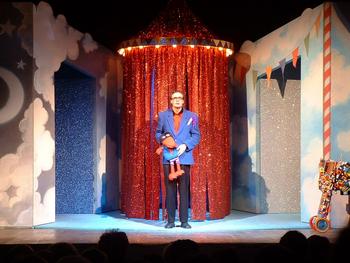 Una scena dello spettacolo di Leonardo Manera