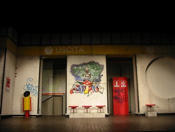 Scenografia dello spettacolo Siamo rimasti sotto 