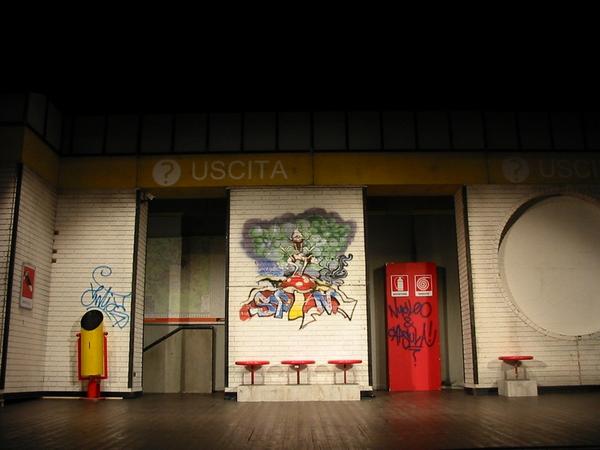 Scenografia dello spettacolo Siamo rimasti sotto 